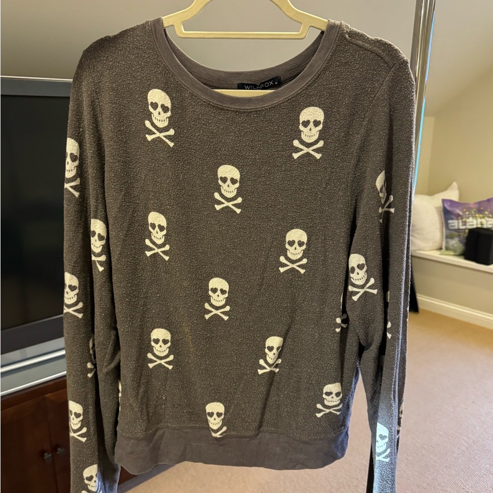 Wildfox sweatshirt with skulls, size medium